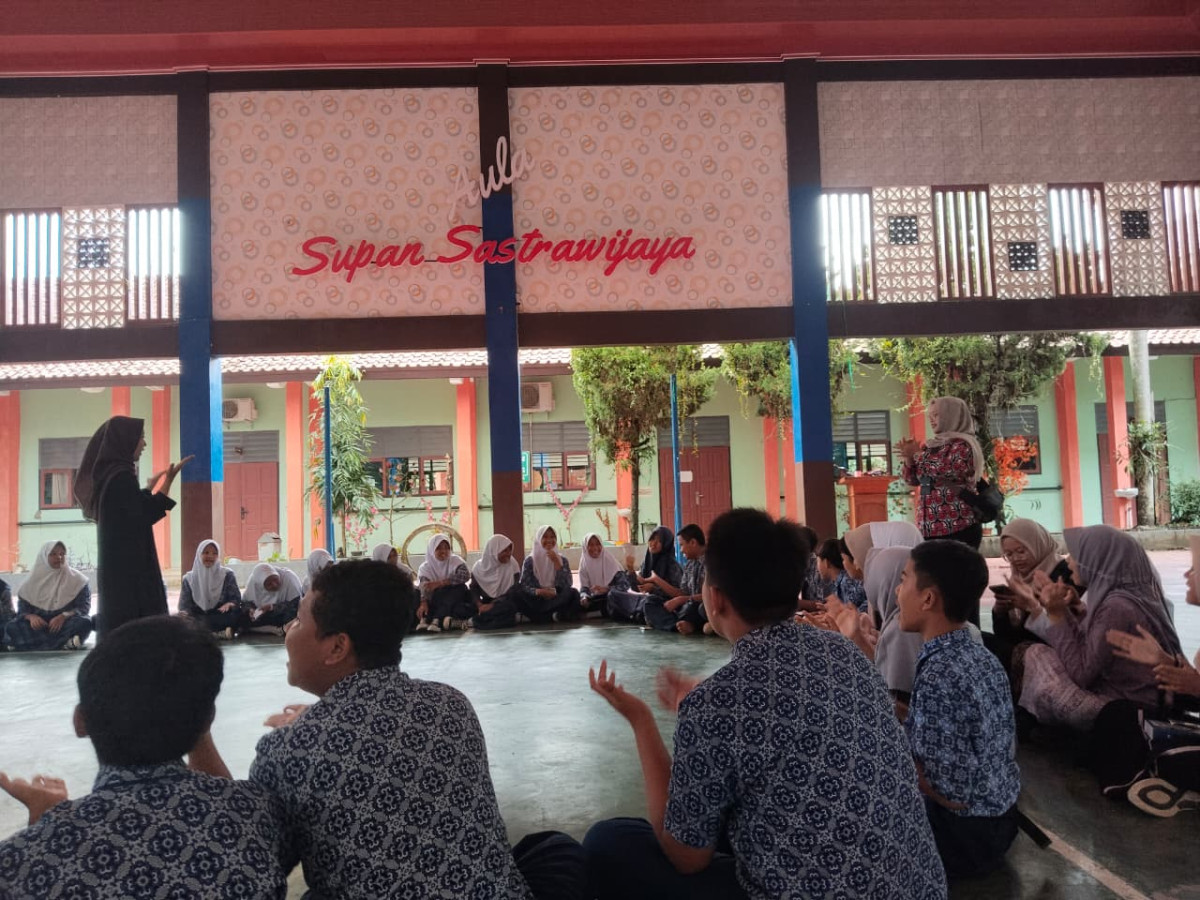 PERTEMUAN DAN PEMBINAAN ANGGOTA KELOMPOK PIK R DESA PANANJUNG