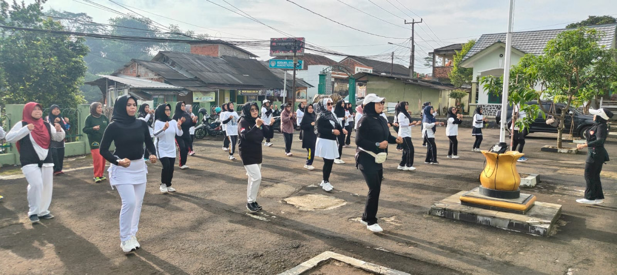 Senam Prolanis Puskesmas Karang Tengah