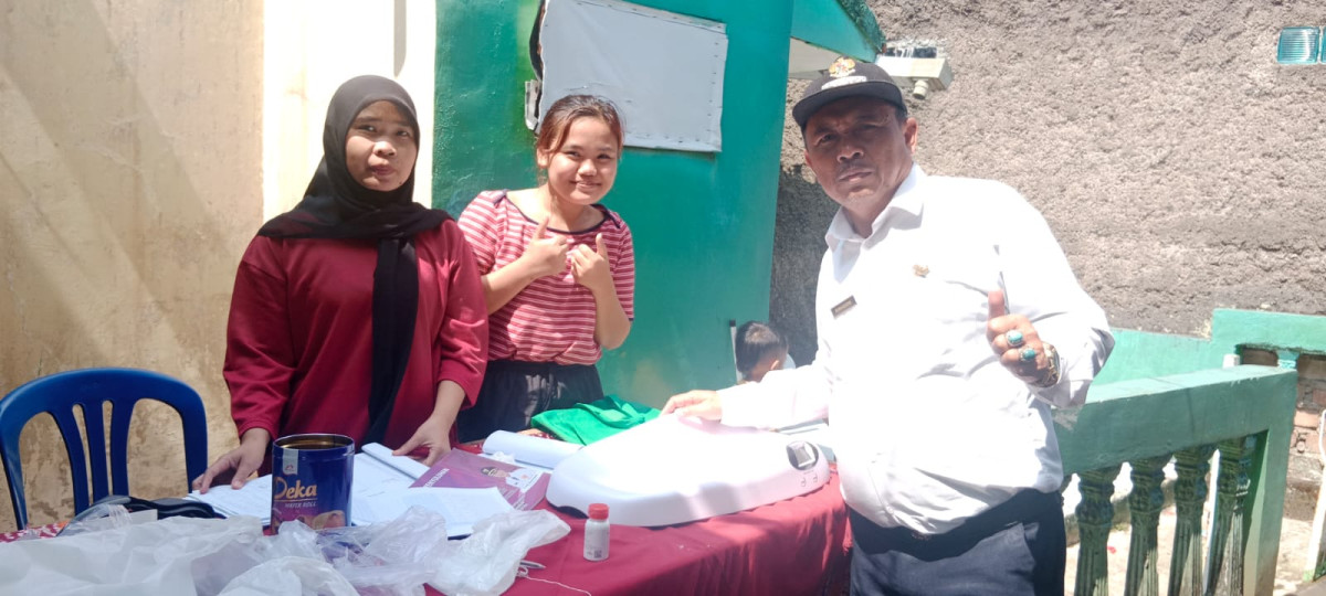 Kunjungan ke Posyandu Anggrek 1
