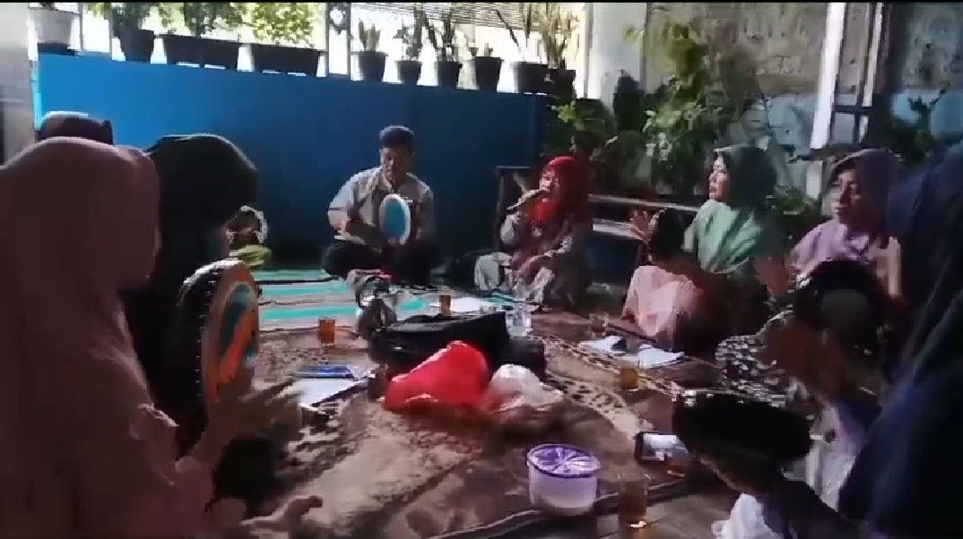 Pelatihan Rutin Tim  Qasidah Pengajian azzahro RW 015