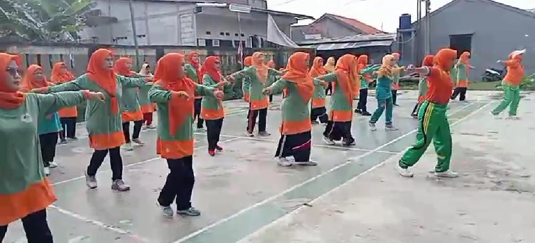 Senam Jantung Sehat klub jantung sehat seroja RW 15