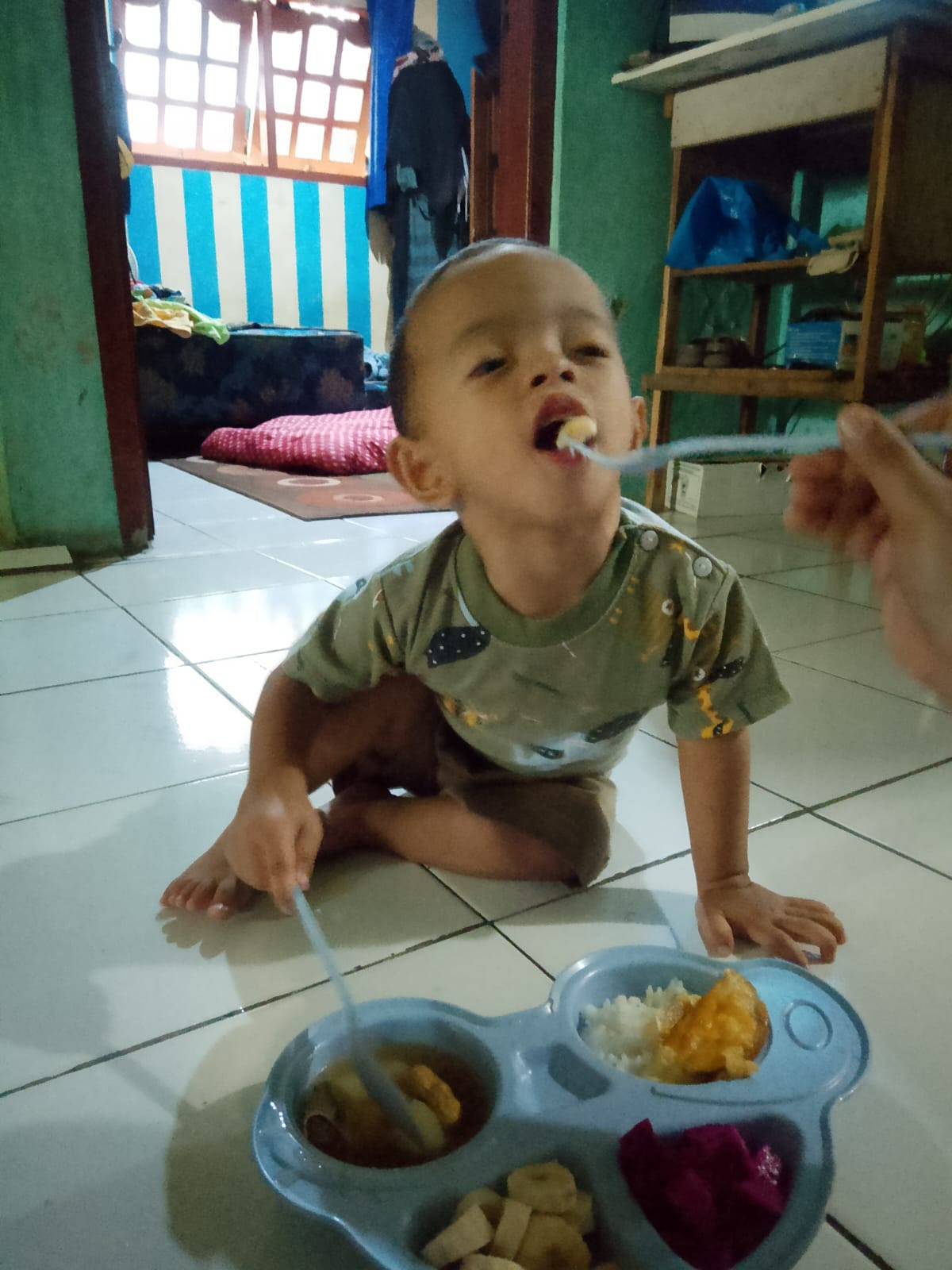 AKU MAKAN DGN LAHAP BUATAN IBUKU