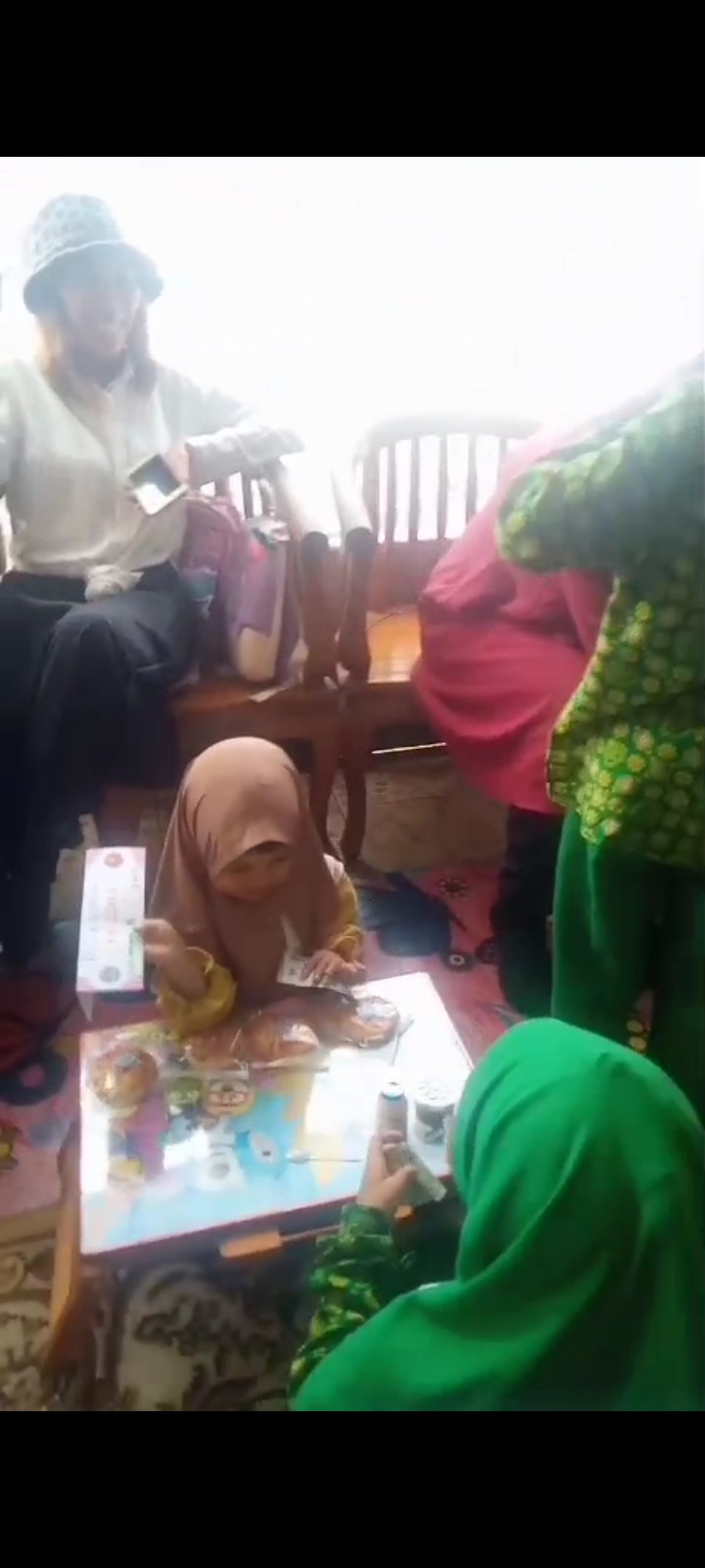 Praktik menjual