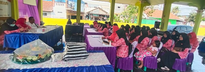 Pertemuan rutin kader posyandu