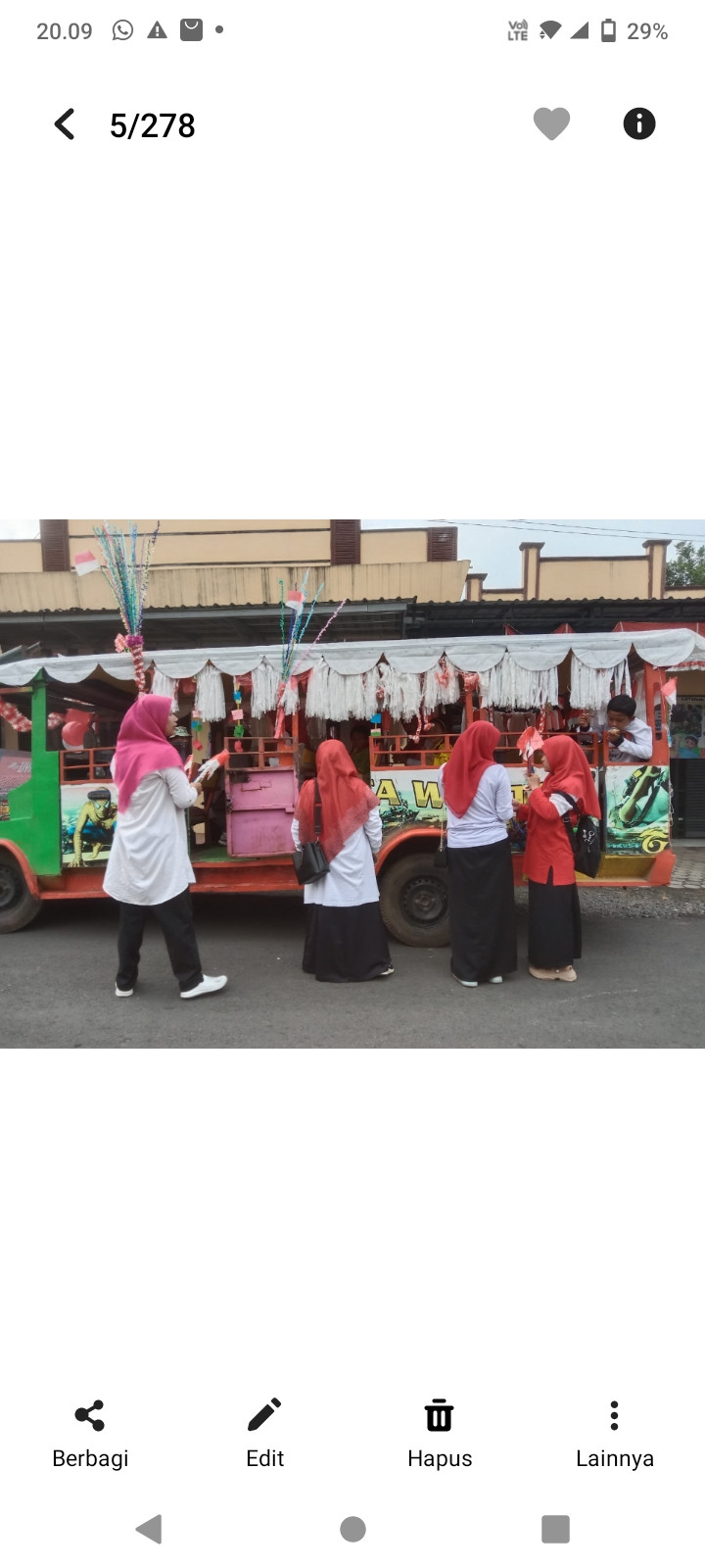 Mengikuti acara carnafal  Anak* PAUD AKFIRDAUS Mujur Lor