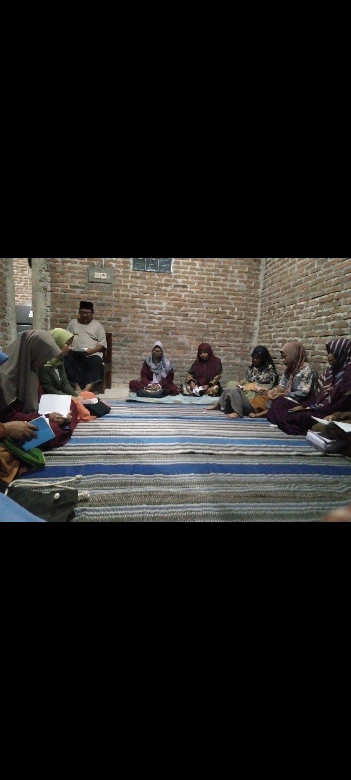 Kegiatan rutinan yasinan tiap malam jumat