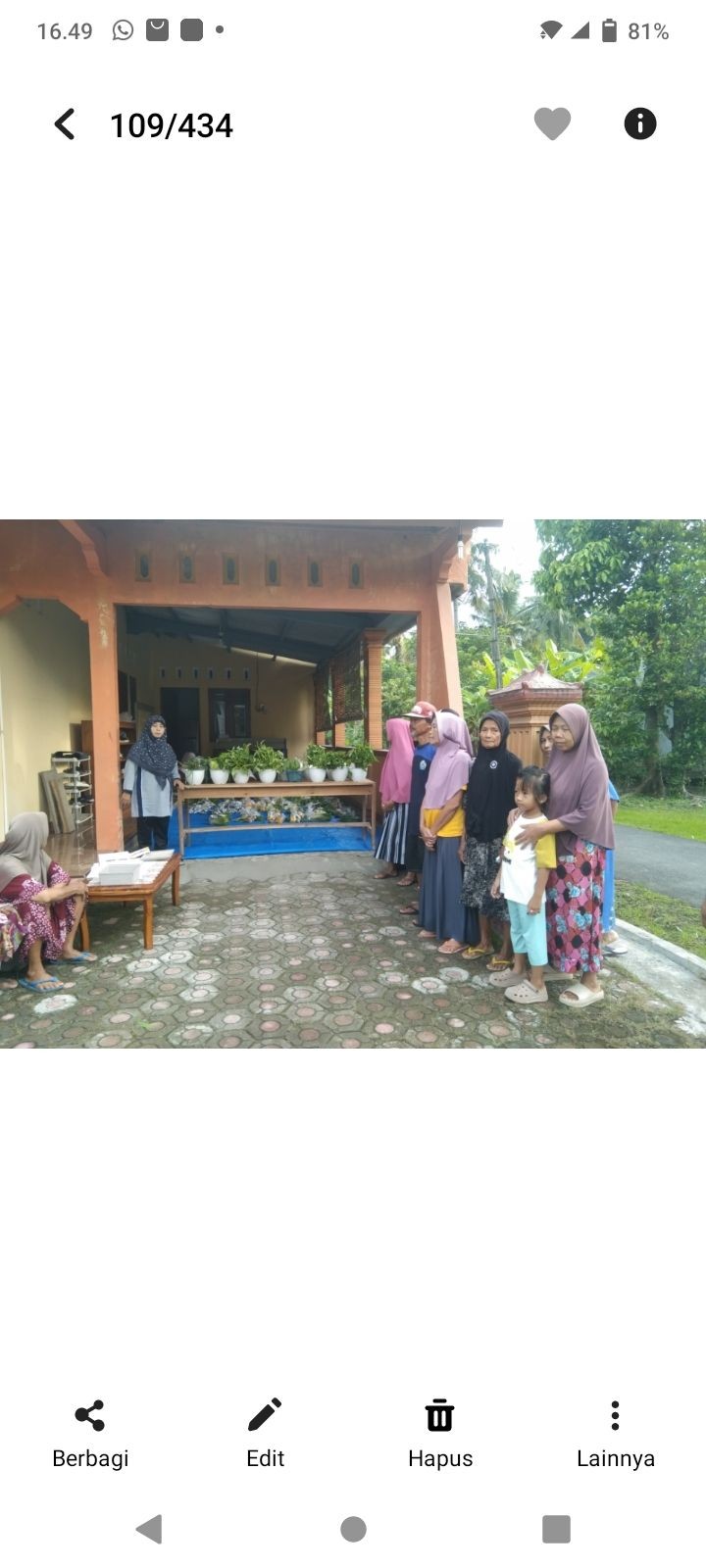 papan sedekah sayuran setiap hari jumat
