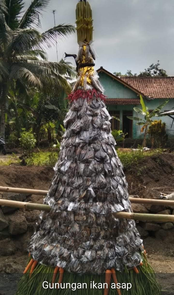 Inofasi Baru tumpeng Ikan Asap