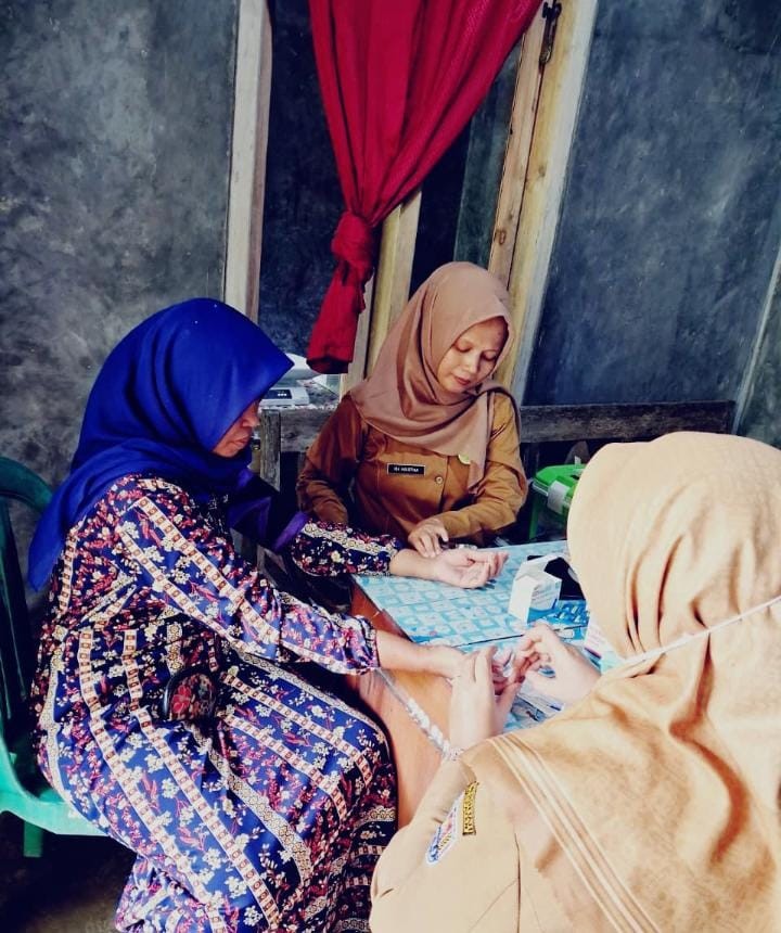 kegiatan posyandu mawar di dususn kllingga cinywang