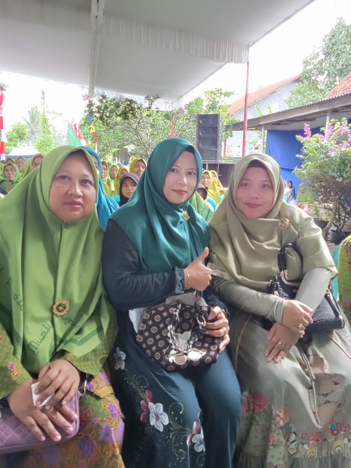 Bersama Bu nyai nur laelatul ma'lufah dalam rangka pengajian Isro mi'raj