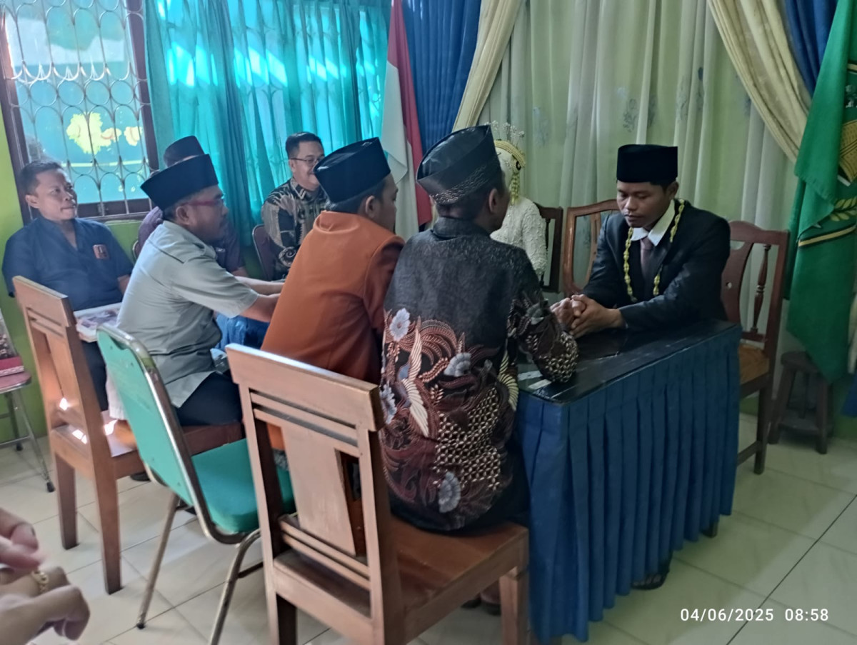 Pendampingan Ijab Kobul di KUA oleh Kayim Desa Kedungwadas