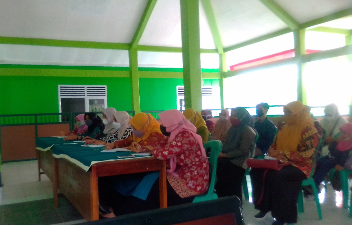 Pertemuan Poktan Kampung KB di Desa Darmakradenan