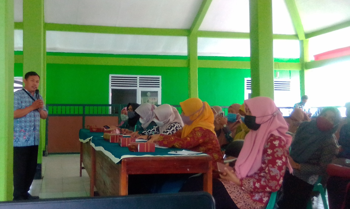 Kegiatan Poktan Kampung KB di Desa Darmakradenan