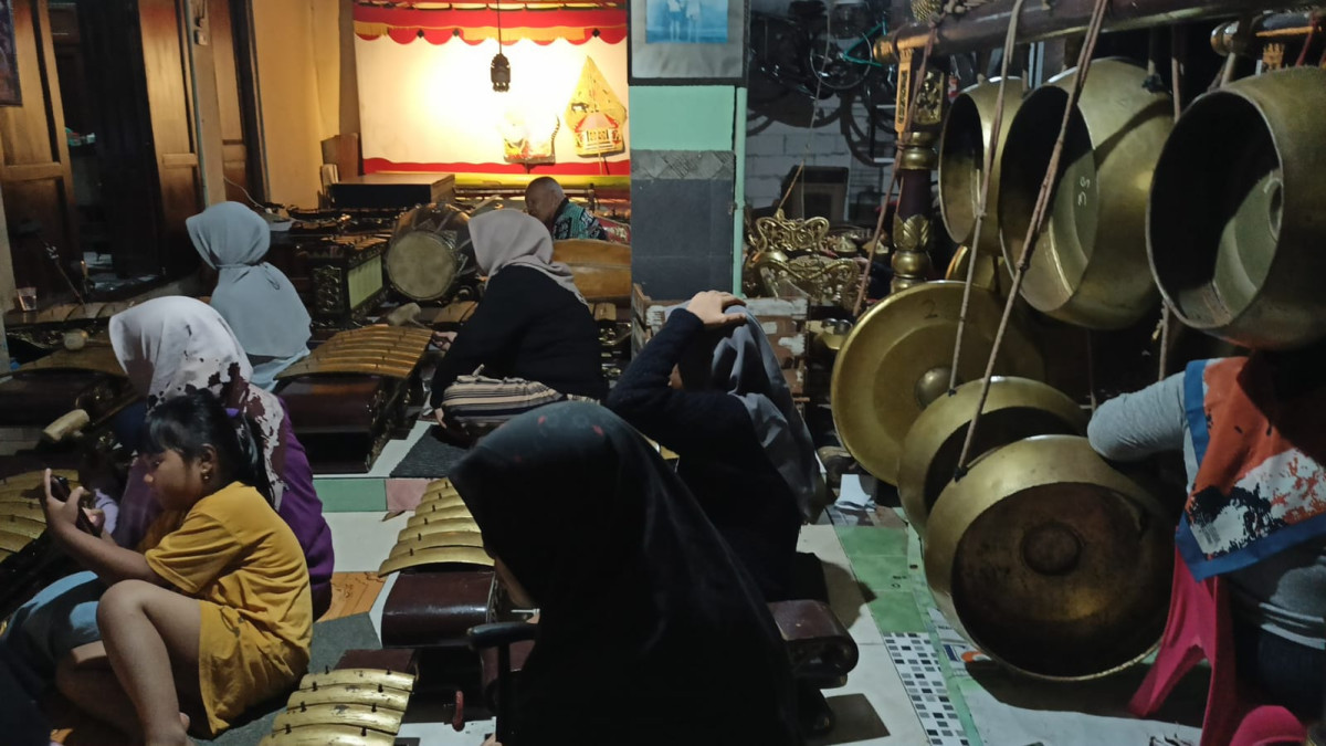 Kegiatan rutin karawitan