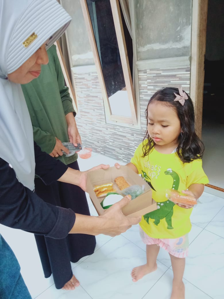 Pemberian PMT balita