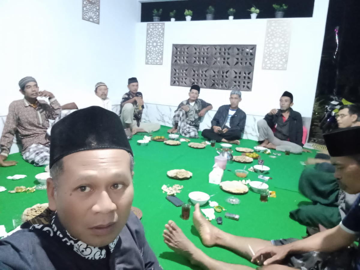 Arisan rutinan lembaga desa