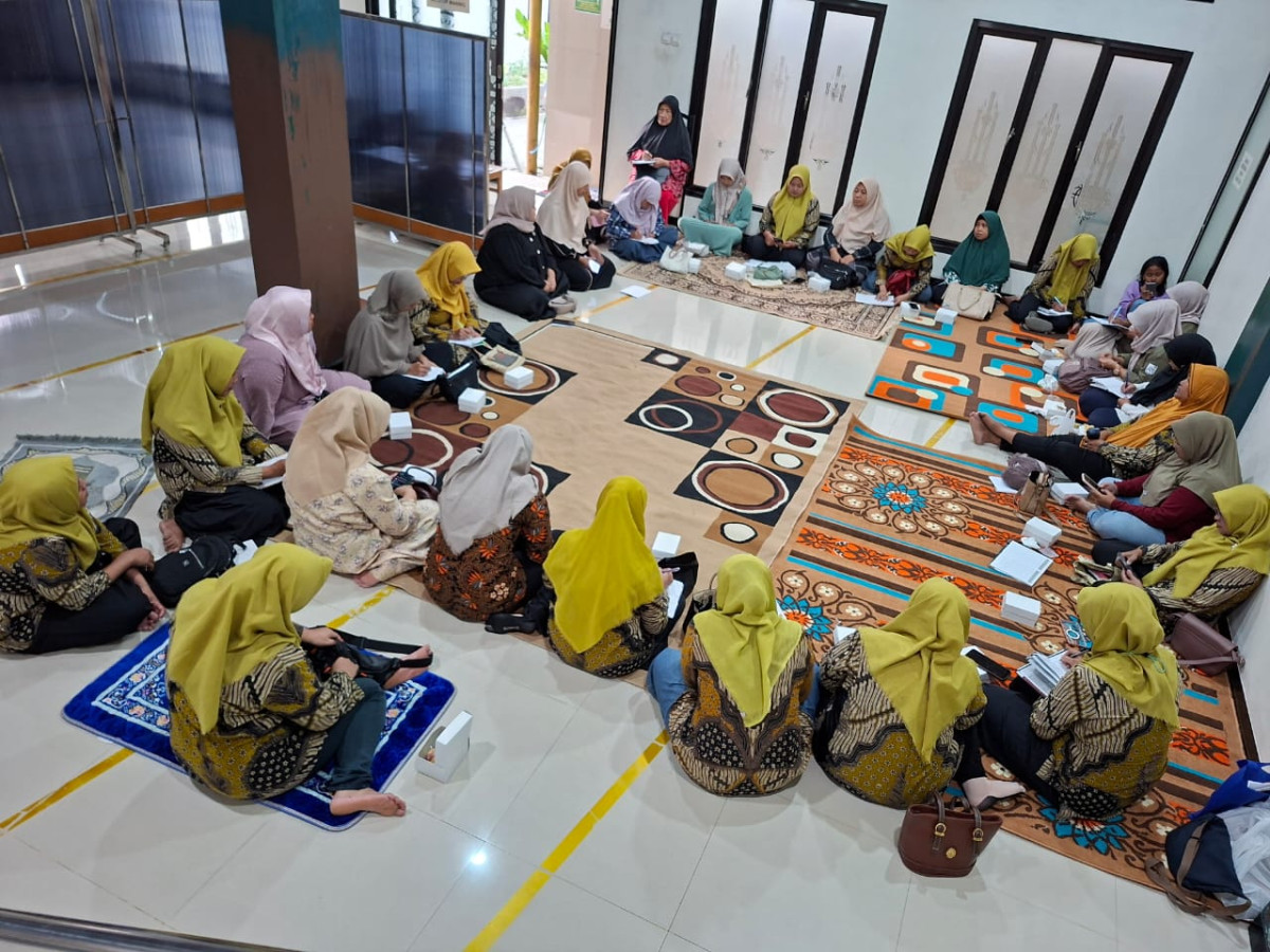 Pertemuan kader membahas kb mandiri mkjp