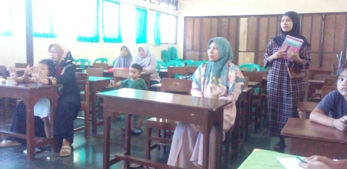 Pertemuan PUS Membahas Kesehatan Reproduksi (KESPRO)