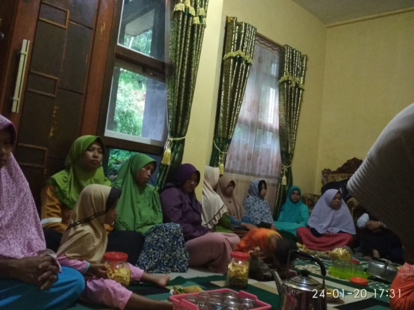 Pertemuan Rutin Ibu-Ibu Kampung KB