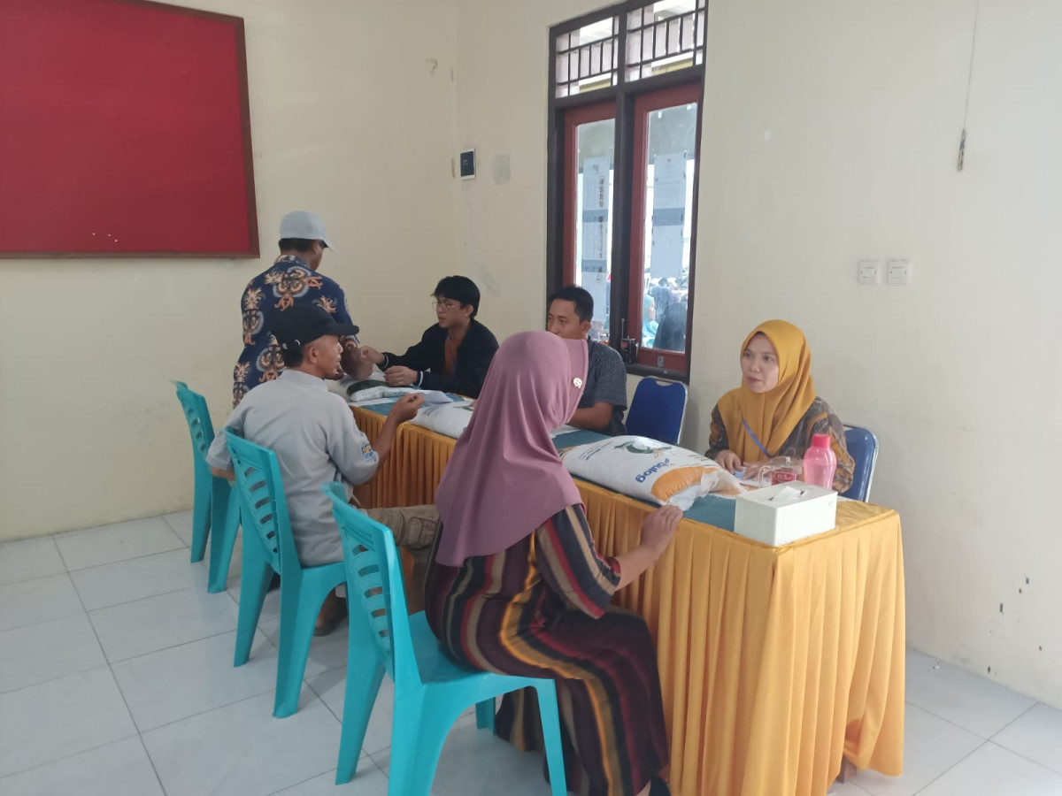 Pemberian Bantuan Non tunai Kepada Masyarakat kurang mampu