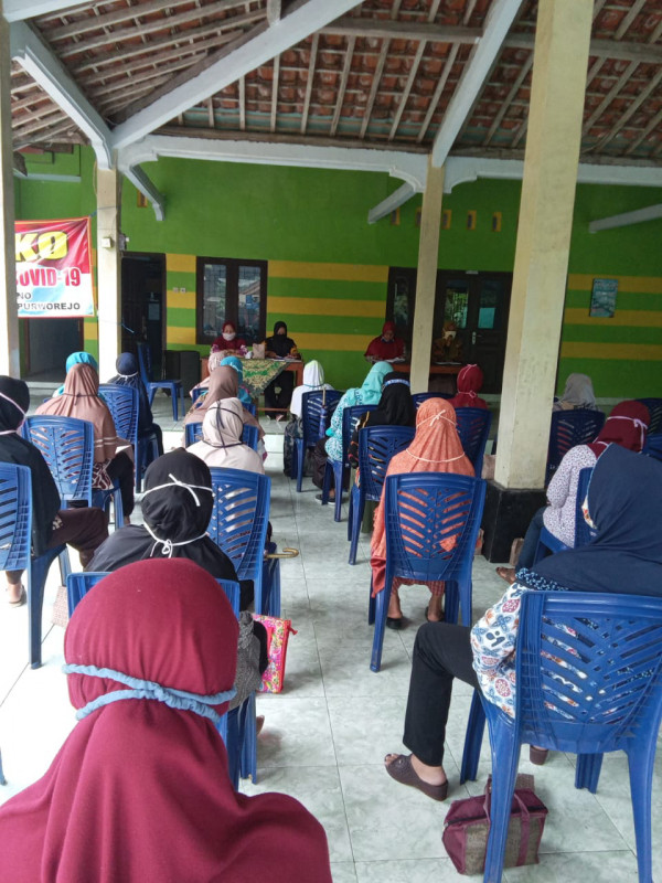 PKK Terus Bergerak, Edukasi Warga Tentang Pelaksanaan Kegiatan di Tengah Pandemi