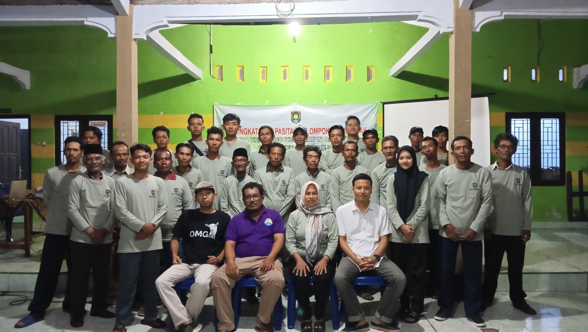 Foto bersama Lurah dan kelompok Tani