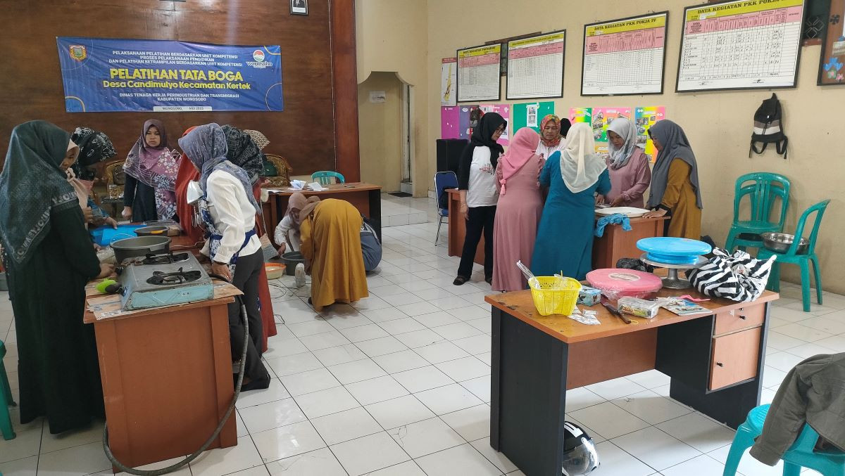 Ibu-ibu Antusias Ikuti Pelatihan Tata Boga, Bekal Untuk Usaha Mandiri