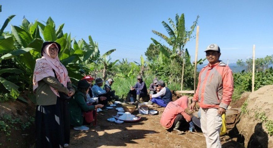Bantuan Rehabilitasi Jalan Produksi Senilai 300 Juta Dari Pemkab Wonosobo – Kelompok Tani Mekar Mandiri