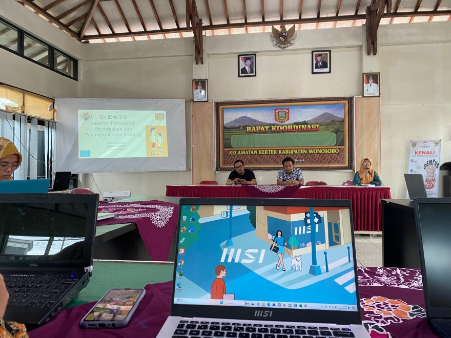 Kader Pembangunan Manusia (KPM) desa Candimulyo Mengikuti Bimtek Aplikasi eHDW 2.0 - Pantau dan Lapor Konvergensi Layanan Pencegahan Stunting Desa