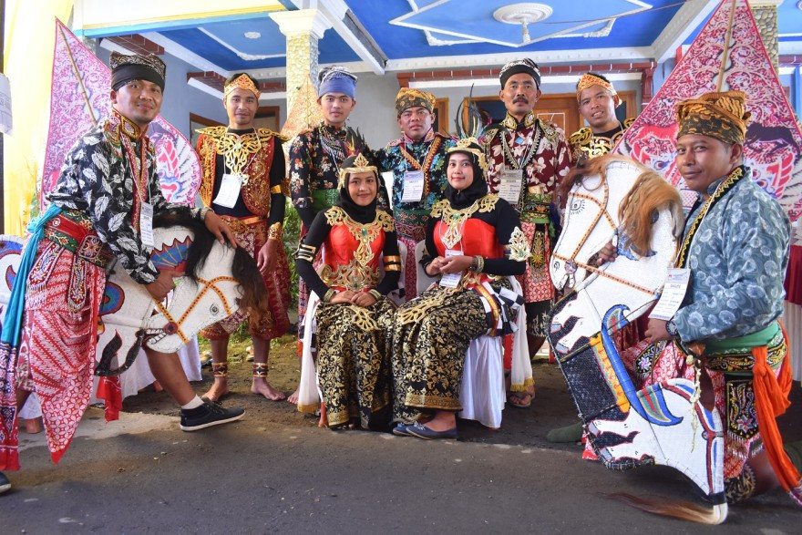 Desa Sebagai Garda Terdepan Pelestarian Kesenian dan Budaya Lokal