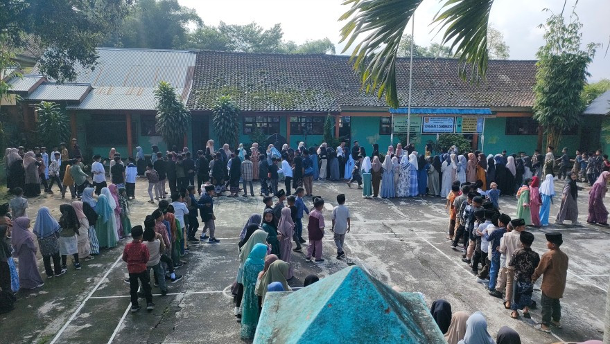 SDN 02 Candimulyo : Halalbihalal mendidik siswa saling memaafkan dan menanamkan nilai-nilai kebersamaan