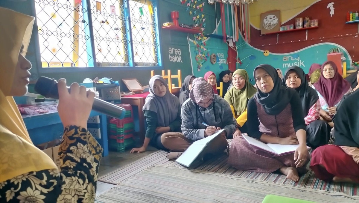Orang tua menjadi teladan, prinsip pertama dalam mendidik anak ( Parenting )
