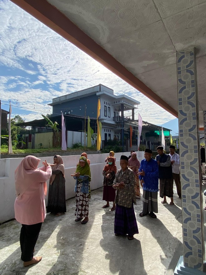 Senam Bina Keluarga Lansia (BKL) Dsn. Kalikuto - Upaya menjaga Kesehatan dan ningkatkan kualitas hidup lansia