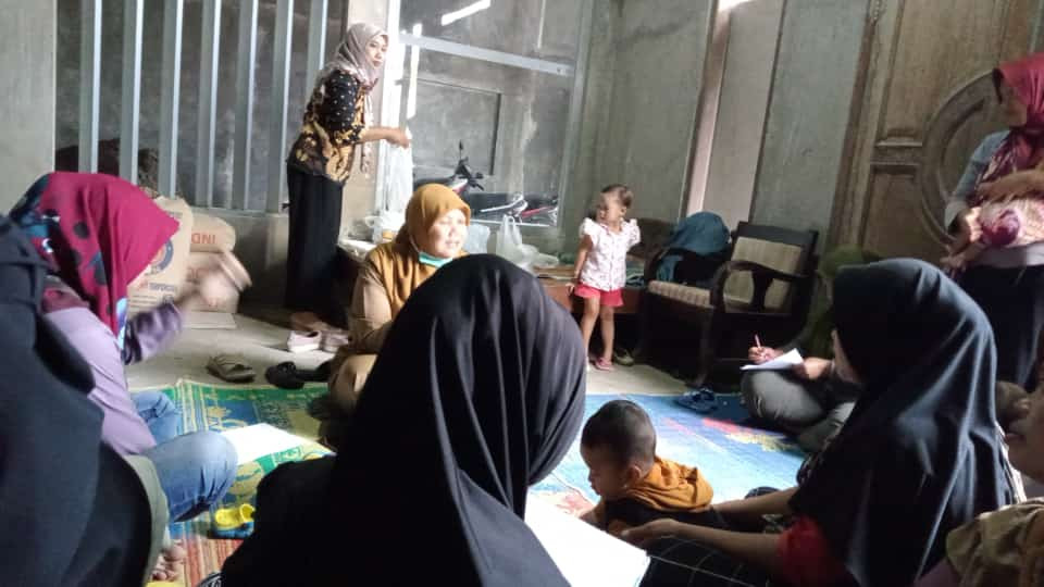 Bidan Desa : Kelas Ibu Hamil - Penyuluhan, edukasi, tanya jawab, senam hamil, serta diskusi dan tukar pengalaman