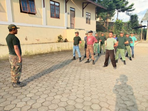 Latihan fisik rutin merupakan bagian penting dari menjaga kesehatan dan kebugaran tubuh, berikut tips dari Linmas desa