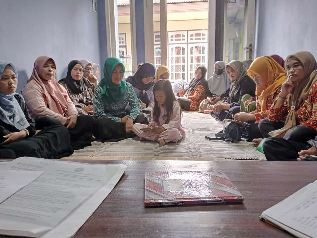 PKK dusun Gondang - Sosialisasi Pelayanan Keluarga Berencana (KB) dan Kesehatan Reproduksi