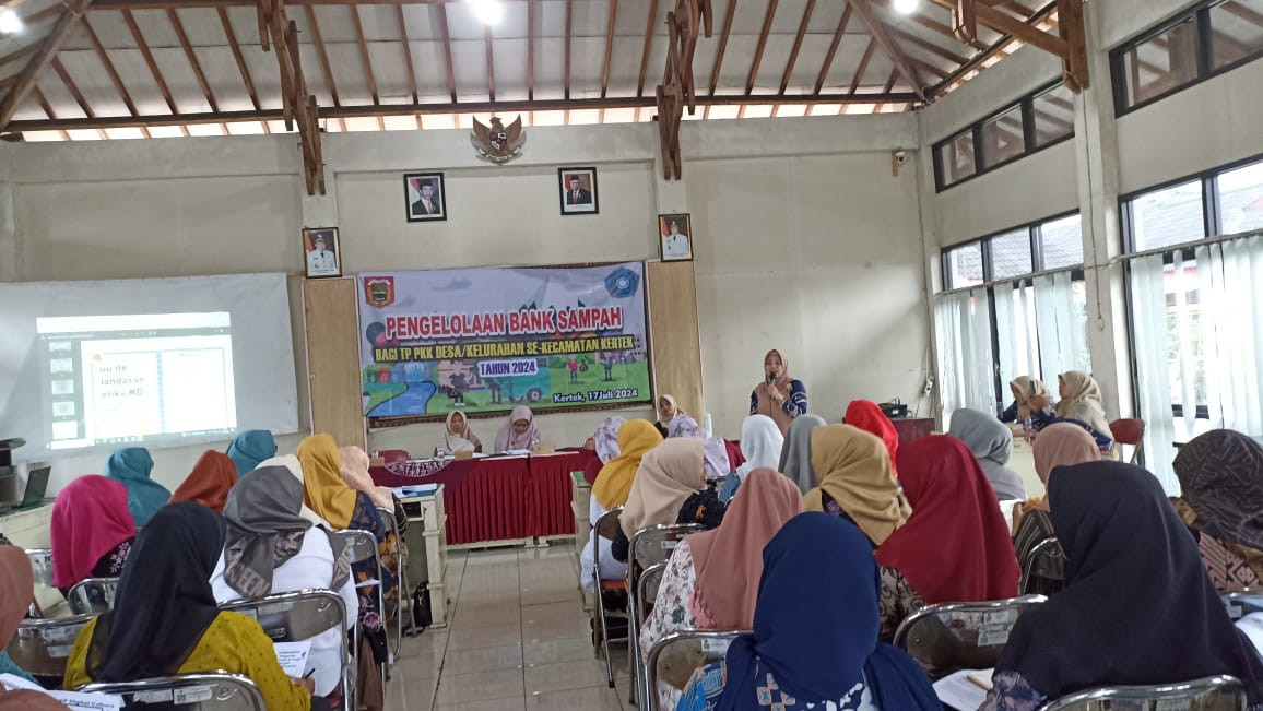 Pelatihan Pengelolaan Bank Sampah - Kampanye 3R (Reduce, Reuse, Recycle) dan zero waste