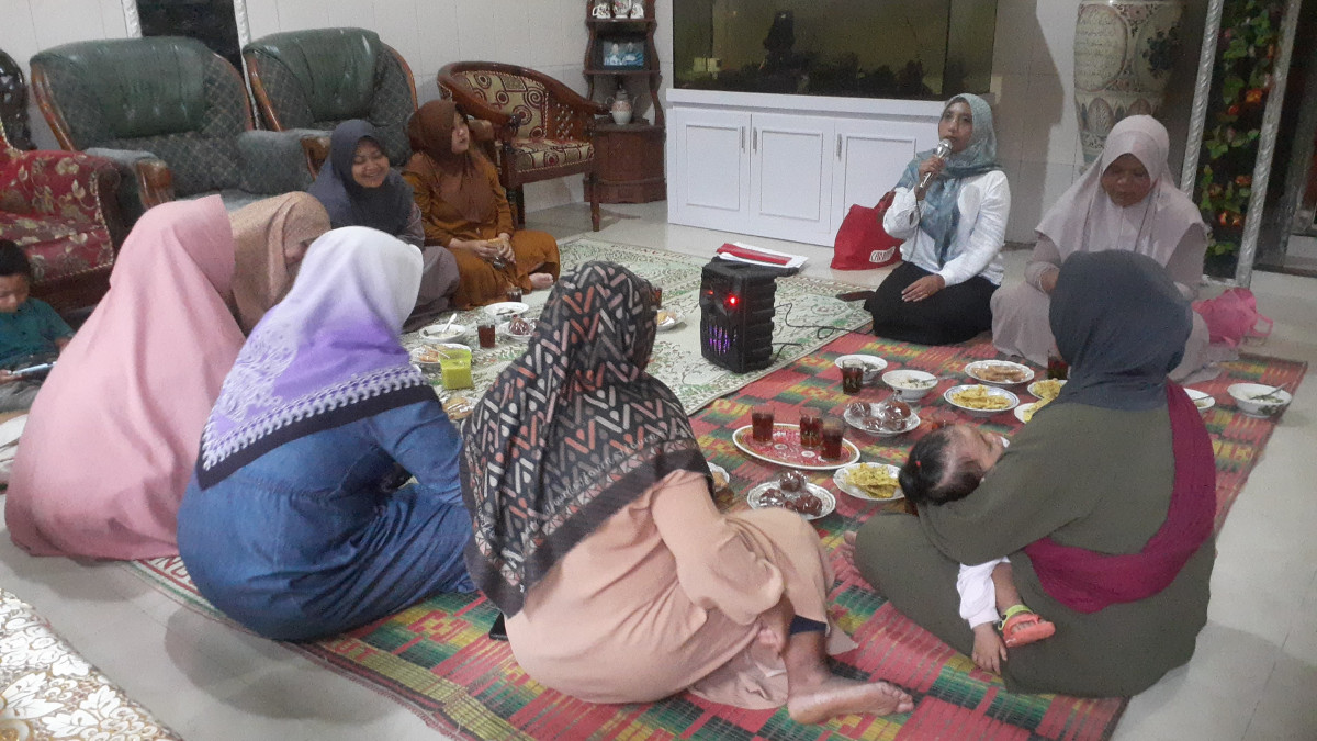 UPPKA : Pemberdayaan Ekonomi Ibu Rumah Tangga Warga Dusun Kalikuto Melalui Pembuatan Kroket Kentang