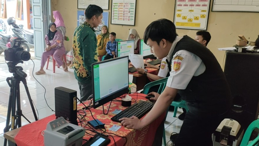 Pesta Dansa (Pelayanan Administrasi Kependudukan di Desa) : Memudahkan warga dalam mengurus dokumen kependudukan