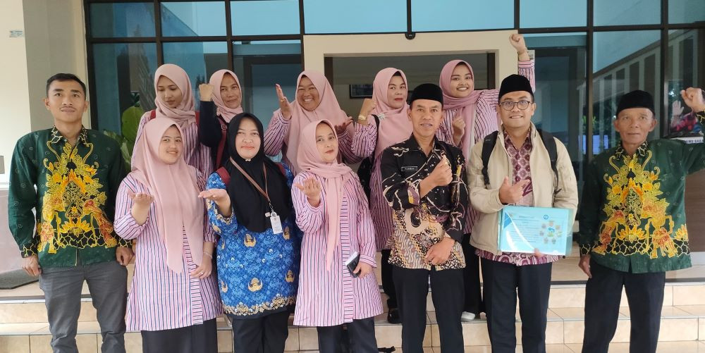 Menulis Ulang Takdir : Kesaksian Tulus Sang Kepala Desa tentang Transformasi Desa