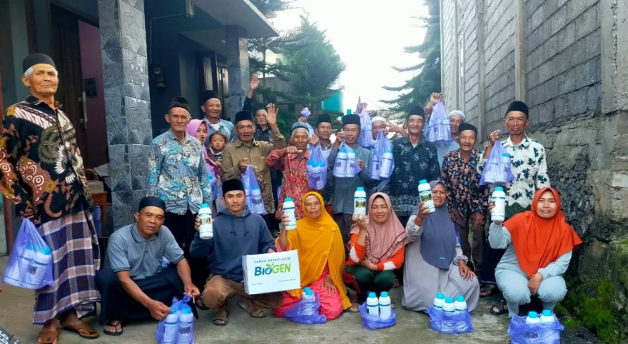 Kelompok Tani Metro Candimulyo Terima Bantuan Pupuk Hayati Cair dari Gubernur Jawa Tengah untuk Optimalkan Produksi Cabai
