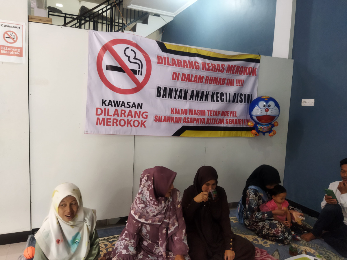 Spanduk "Ngegas" wujudkan SABAR – Sahabat Bayi Anti Rokok : Rumah Kawasan Tanpa Rokok Nur Widya Utami Inspirasi Tegas Melindungi Buah Hati