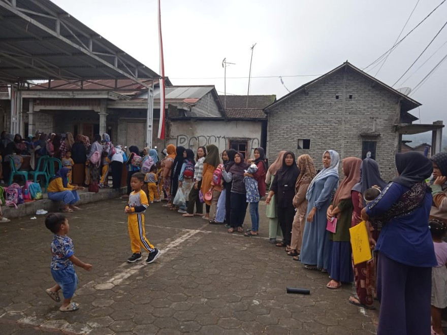 Di Balik Antrean Rapi Posyandu, Tersimpan Kisah Desa Berprestasi Nasional