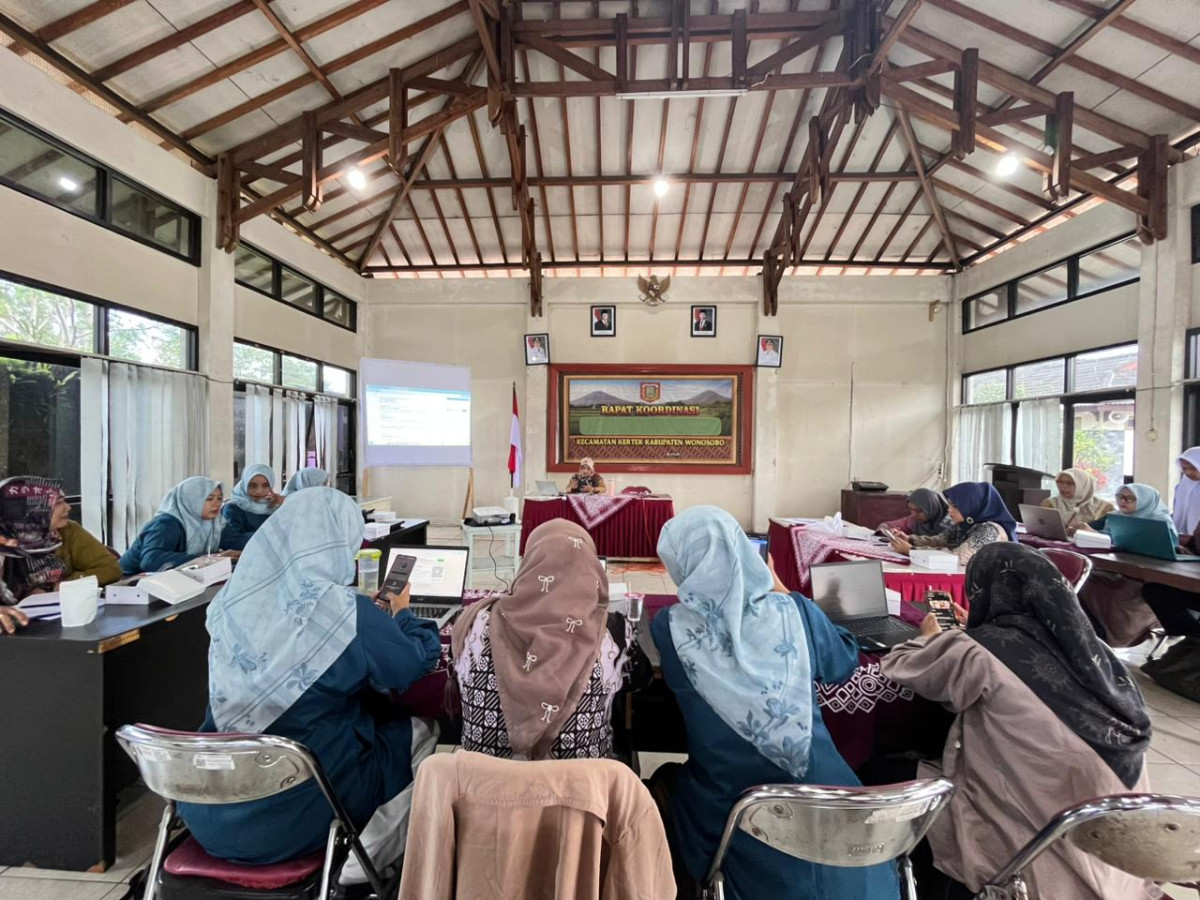 Perkuat Akurasi Data, Kader KB Kertek Asah Kemampuan Pencatatan dan Pelaporan