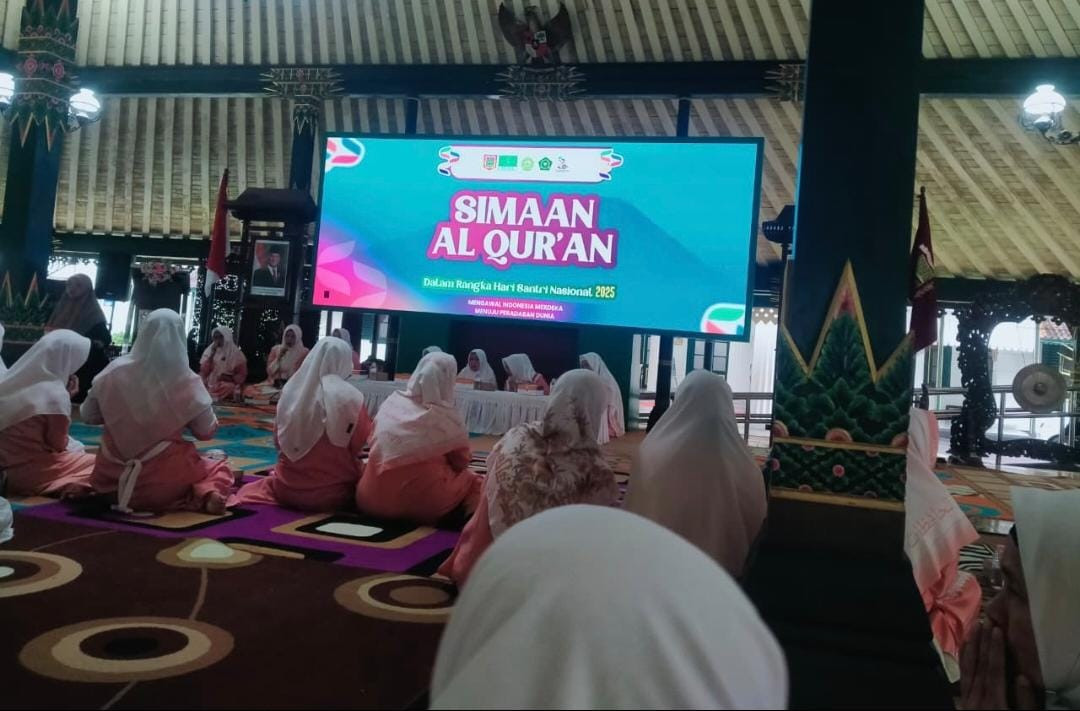 Menjelajahi Samudera Ayat Suci: Hafidzah Candimulyo Hadirkan Kekhusyukan di Simaan Al-Qur'an Hari Santri Wonosobo