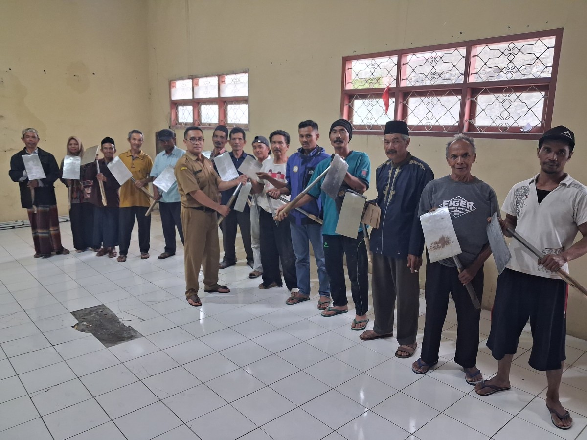 Realisasi Ketahanan Pangan: Distribusi Alat Pertanian Candimulyo