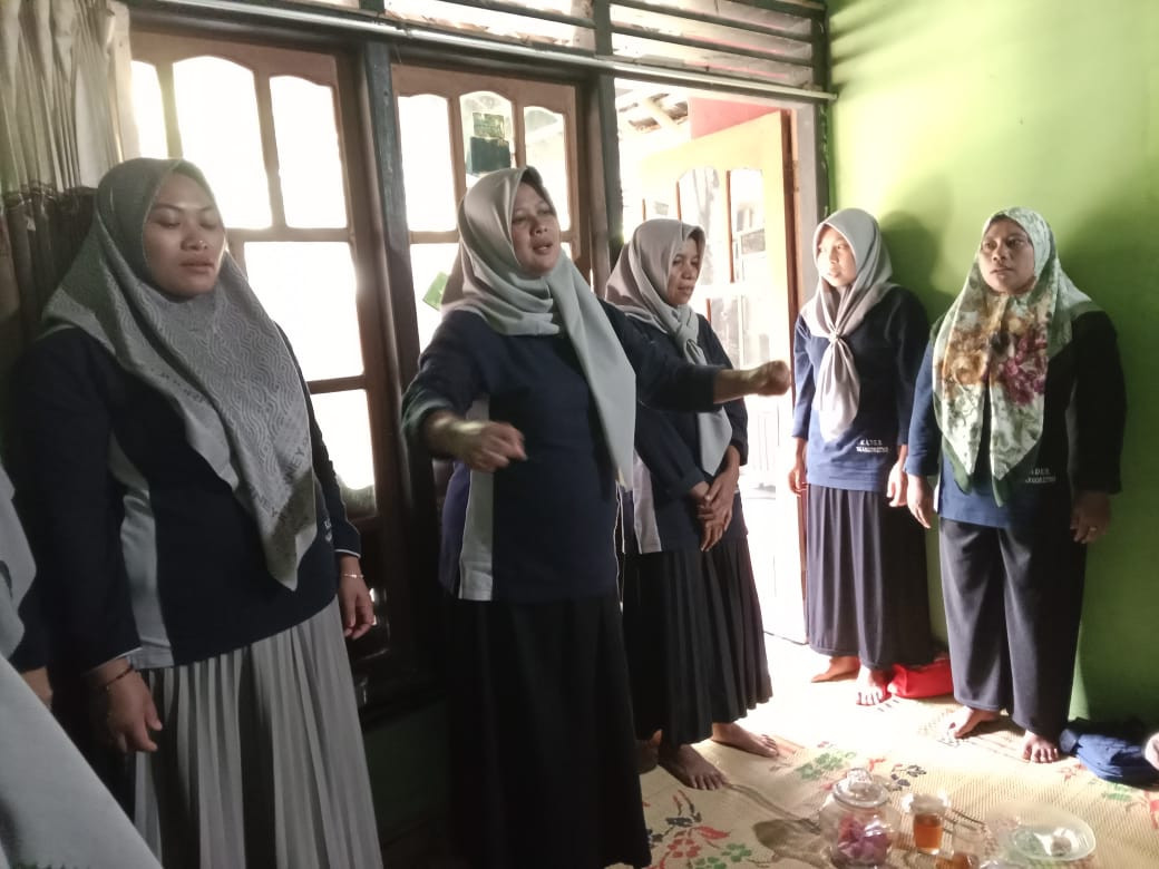 Pertemuan rutin kader kesehatan