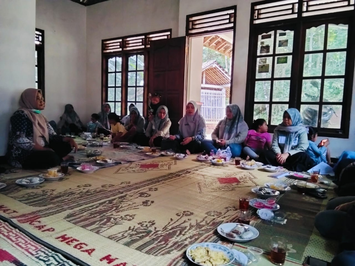 Pertemuan rutin kader kesehatan