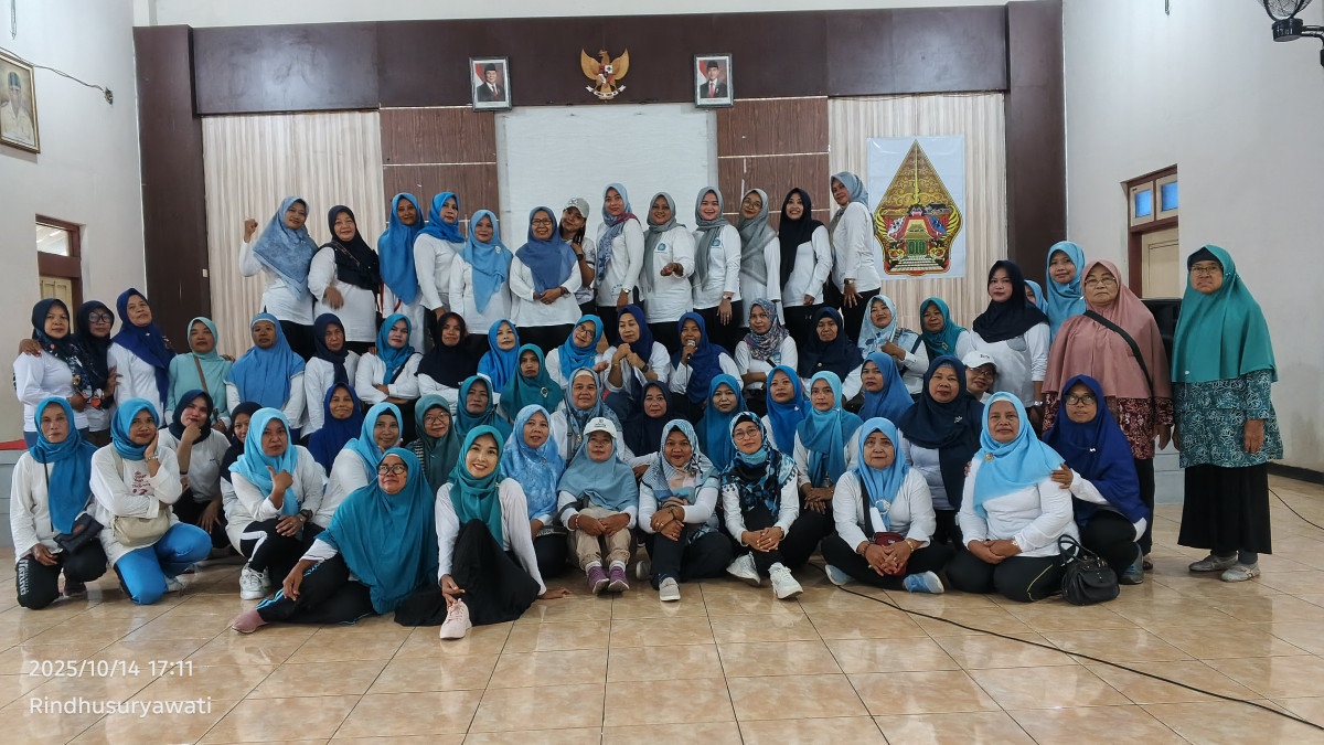 Senam bersama PKK DESA PANDEYAN