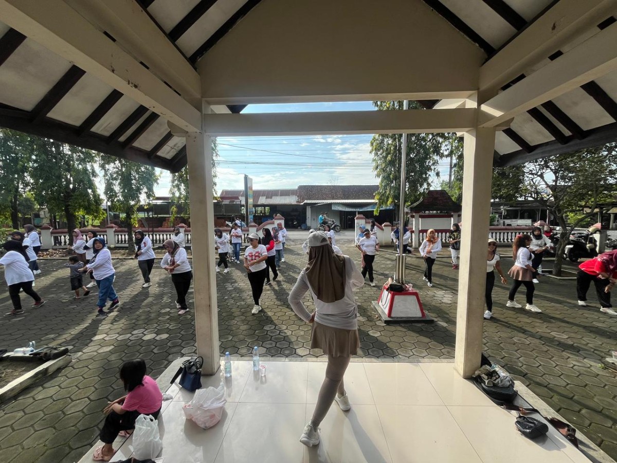 Senam bersama PKK DESA PANDEYAN